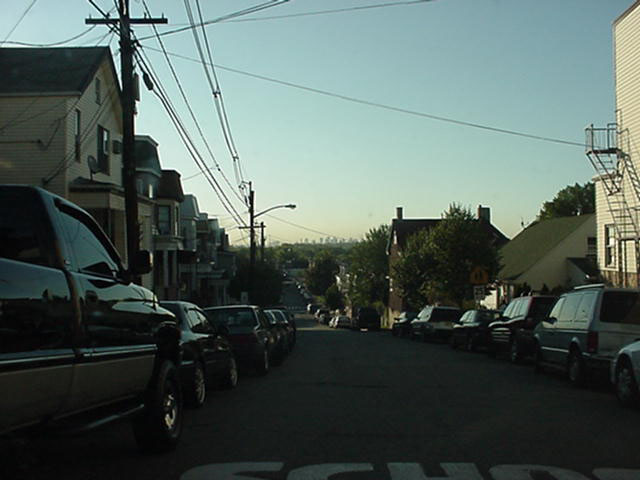 Wilson Ave toward Manhattan 2.jpg